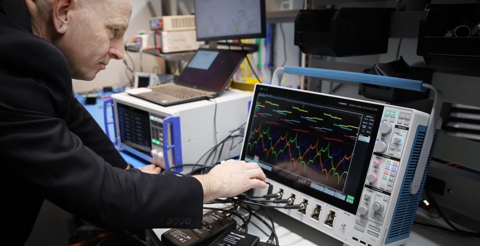 Stefan Ericson i Kraftelektroniklabbet