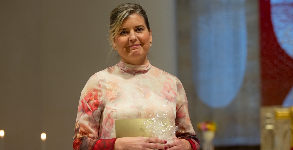 Jessica Lindblom tog emot Högskolan i Skövdes pedaogigska pris